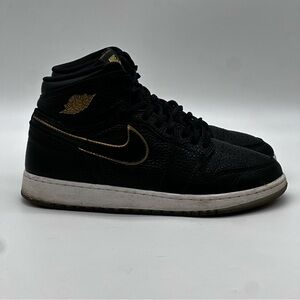 Jordan 1 Retro High OG  City of Flights Sneakers. Size 7Y, Women 8.5